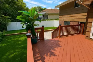 27 Barry Park Ct, Albertson, NY 11507 - Photo 23