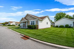 18 Kathleen Dr, Oakdale, NY 11769 - Photo 3