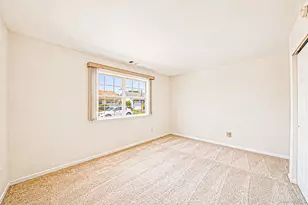 18 Kathleen Dr, Oakdale, NY 11769 - Photo 19