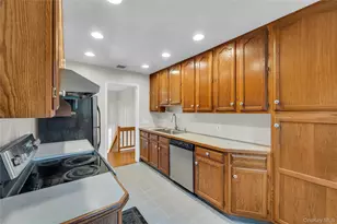 124 Northmore Dr, Yorktown Heights, NY 10598 - Photo 9