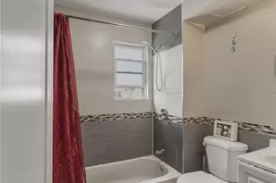 119-32 195th St, Saint Albans, NY 11412 - Photo 15