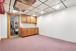 21 Broadlawn Dr, Central Islip, NY 11722 - Photo 29