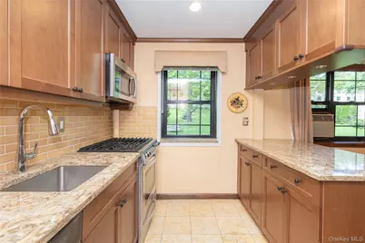 1263 California Road #2R, Eastchester, NY 10709 - Photo 7