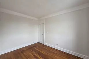 31-14 Crescent St, Astoria, NY 11106 - Photo 17
