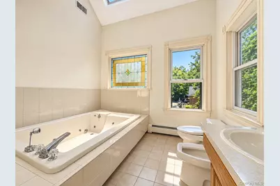 34 E Williston Avenue, East Williston, NY 11596 - Photo 19