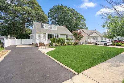 992 Woodcliff Drive, Franklin Square, NY 11010 - Photo 3