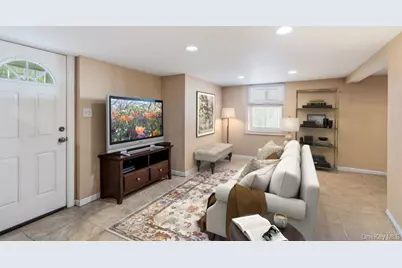 992 Woodcliff Drive, Franklin Square, NY 11010 - Photo 33