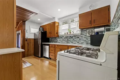 3236 Jordan Street, Flushing, NY 11358 - Photo 13