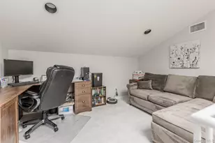 37 Bethany Dr, Commack, NY 11725 - Photo 15