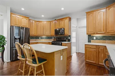 48 Peachtree Court, Holtsville, NY 11742 - Photo 13