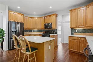 48 Peachtree Ct, Holtsville, NY 11742 - Photo 13