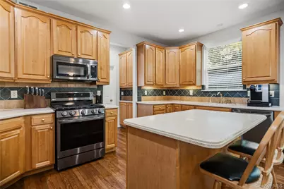 48 Peachtree Court, Holtsville, NY 11742 - Photo 9
