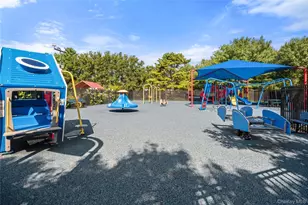 48 Peachtree Ct, Holtsville, NY 11742 - Photo 43