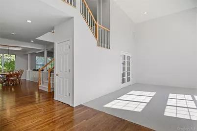 48 Peachtree Court, Holtsville, NY 11742 - Photo 5