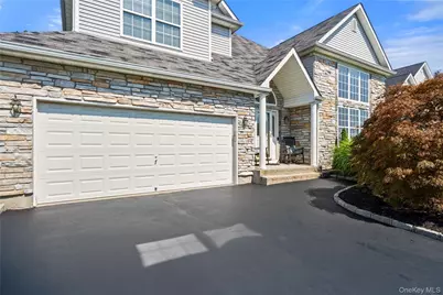 48 Peachtree Court, Holtsville, NY 11742 - Photo 3