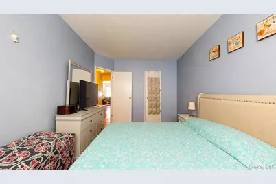 30-34 71st Street, East Elmhurst, NY 11370 - Photo 9