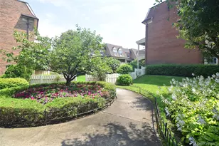 13-19 Michael Ct, Bayside, NY 11360 - Photo 31