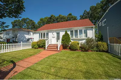 184 S Strong Avenue, Lindenhurst, NY 11757 - Photo 1