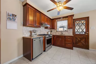 1659 Lurting Avenue, Bronx, NY 10461 - Photo 11
