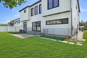 25 Red Maple Dr N, Wantagh, NY 11793 - Photo 43