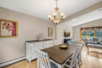 11 Laurie Place, Glen Cove, NY 11542 - Photo 9