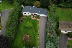 11 Laurie Pl, Glen Cove, NY 11542 - Photo 33
