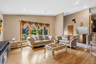 11 Laurie Pl, Glen Cove, NY 11542 - Photo 5