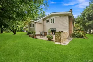 11 Laurie Pl, Glen Cove, NY 11542 - Photo 31