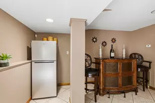 11 Laurie Pl, Glen Cove, NY 11542 - Photo 27