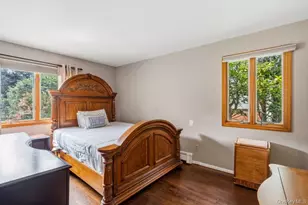 11 Laurie Pl, Glen Cove, NY 11542 - Photo 19