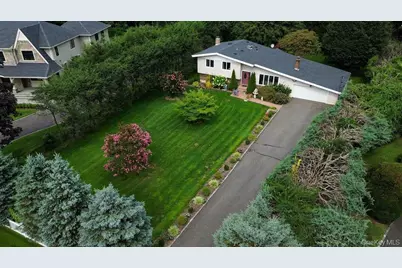11 Laurie Place, Glen Cove, NY 11542 - Photo 3