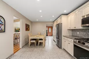 11 Laurie Pl, Glen Cove, NY 11542 - Photo 15