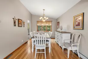 11 Laurie Pl, Glen Cove, NY 11542 - Photo 11