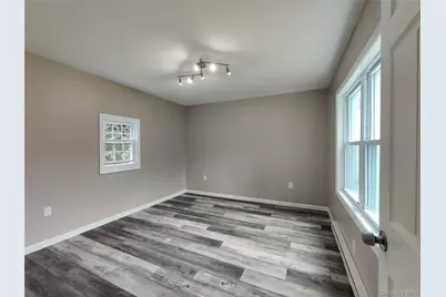 917-921 Violet Avenue #B, Hyde Park, NY 12538 - Photo 11