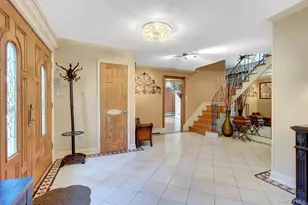15 Denise Ln, Hauppauge, NY 11788 - Photo 5