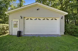 24 Van Dam Rd, Hyde Park, NY 12538 - Photo 33