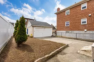 61-17 165th St, Fresh Meadows, NY 11365 - Photo 3