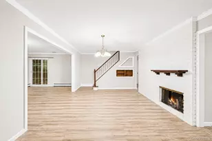 34 Hedge Ln, Westbury, NY 11590 - Photo 3