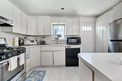 1646 E 36th Street, Brooklyn, NY 11234 - Photo 11