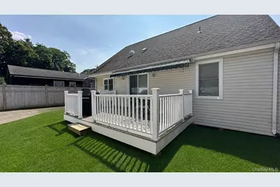 73 Singworth Street, Oyster Bay, NY 11771 - Photo 17