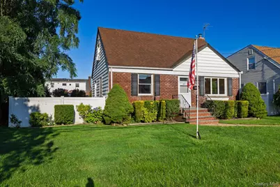 2357 Atlantic Boulevard, Wantagh, NY 11793 - Photo 5