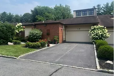 264 Sparrow Drive, Manhasset, NY 11030 - Photo 1