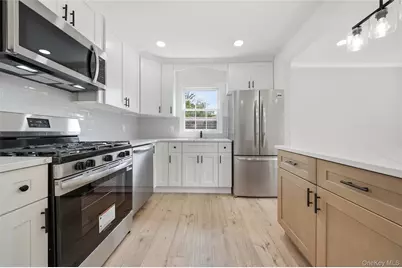21 Independence Avenue, Babylon, NY 11702 - Photo 5