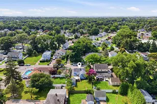 21 Independence Ave, Babylon, NY 11702 - Photo 29