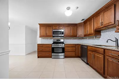 13 Omni Parc Drive, Nanuet, NY 10954 - Photo 9