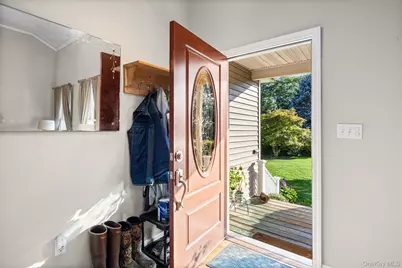 2200 Aldrich Lane, Laurel, NY 11948 - Photo 5