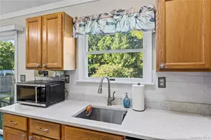 2200 Aldrich Ln, Laurel, NY 11948 - Photo 11