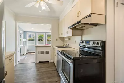 5 Mayfair Lane, Hicksville, NY 11801 - Photo 13