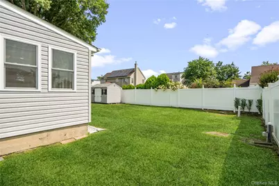 5 Mayfair Lane, Hicksville, NY 11801 - Photo 35
