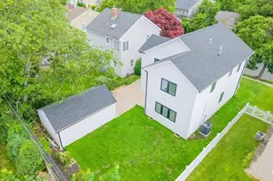 105 Moore St, New Hyde Park, NY 11040 - Photo 3